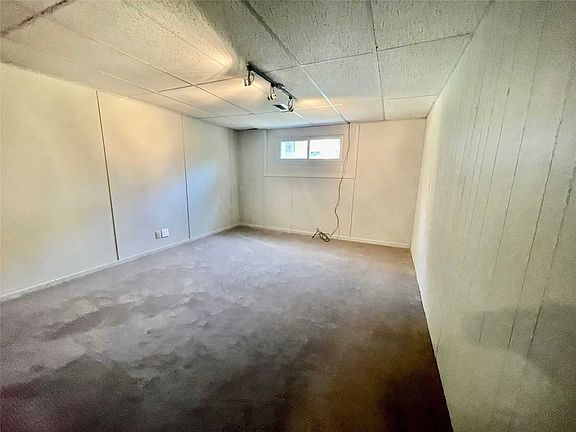 4th image of 174 Saint Anthonys Ct