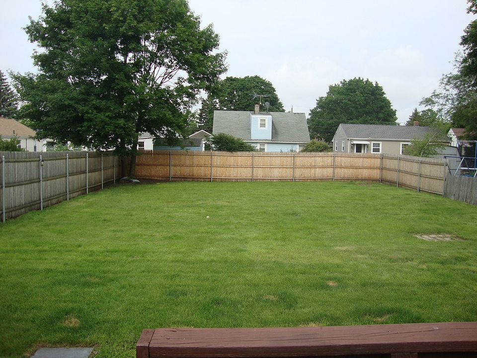 2nd image of 170 Maplecrest Dr