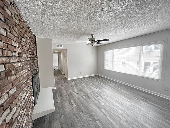 2nd image of 615 24th St APT 4