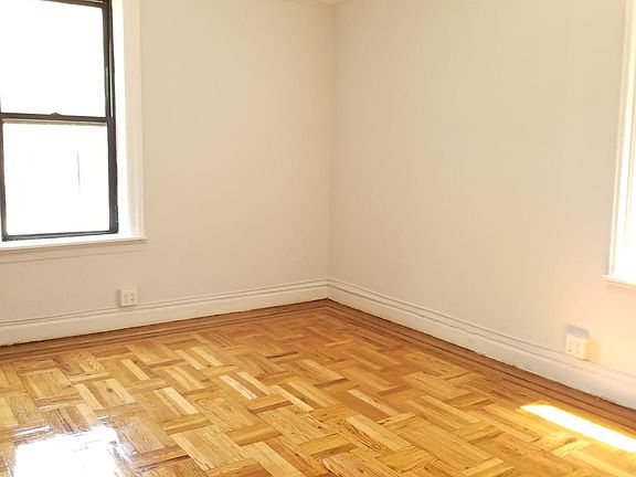 2nd image of 1580 Thieriot Ave APT 4D