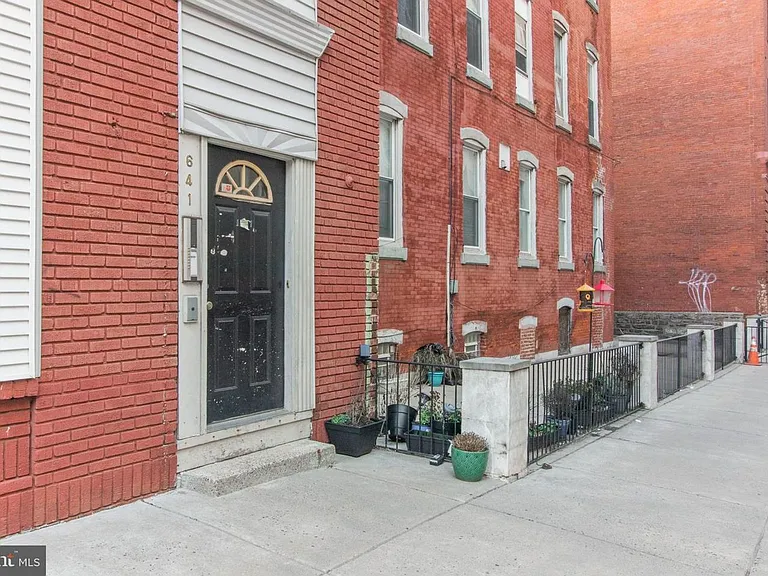 641 N 15th St #4 — Photo 11