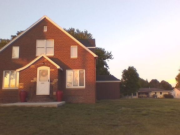 3rd image of 1512 N Grant Rd
