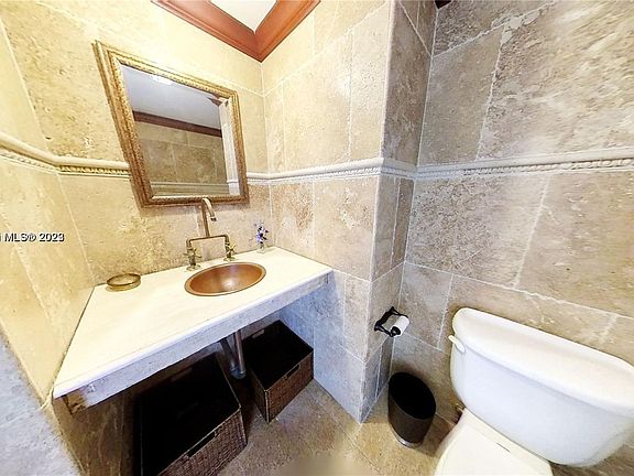 4th image of 2780 NE 183rd St APT 1215