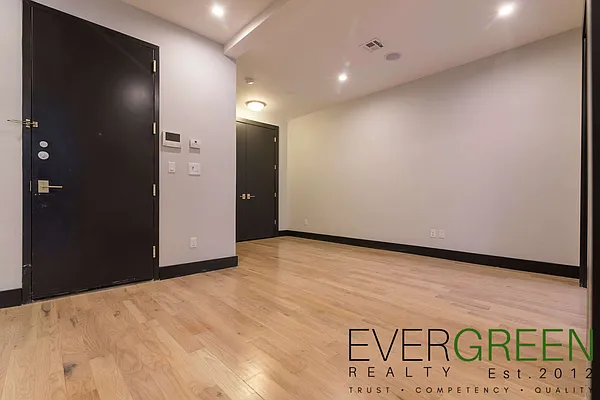 Rented by Evergreen Apartments BK | media 3