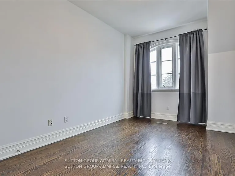 183 Douglas Ave — Photo 16