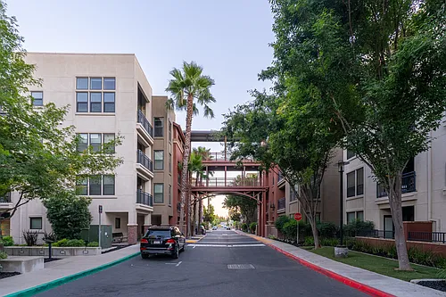 LINQ Midtown Photo 1