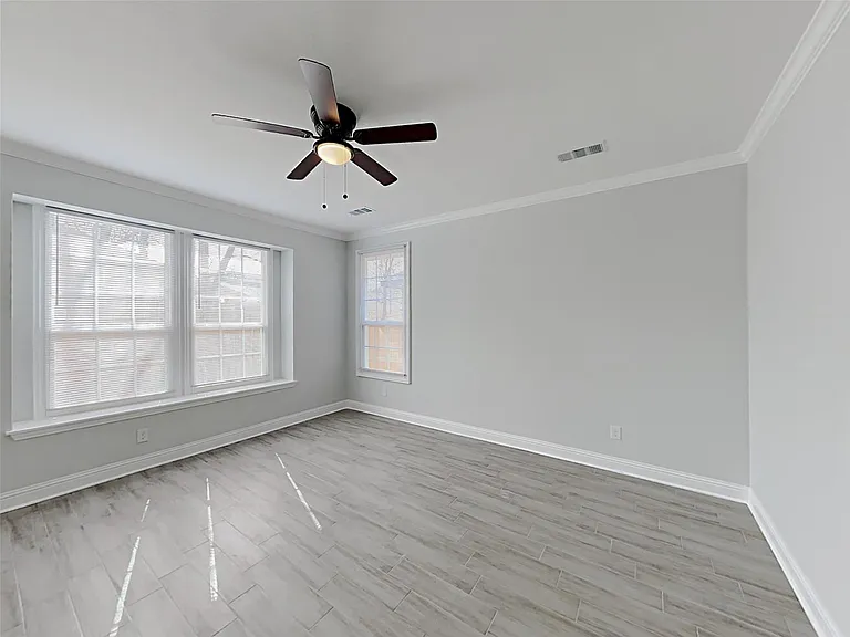 1032 E Leuda St — Photo 10