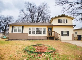 1306 Fairmont Dr, Neosho, MO 64850
