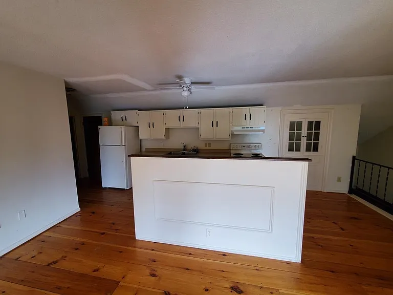 The Stacy House - 301 — Photo 21