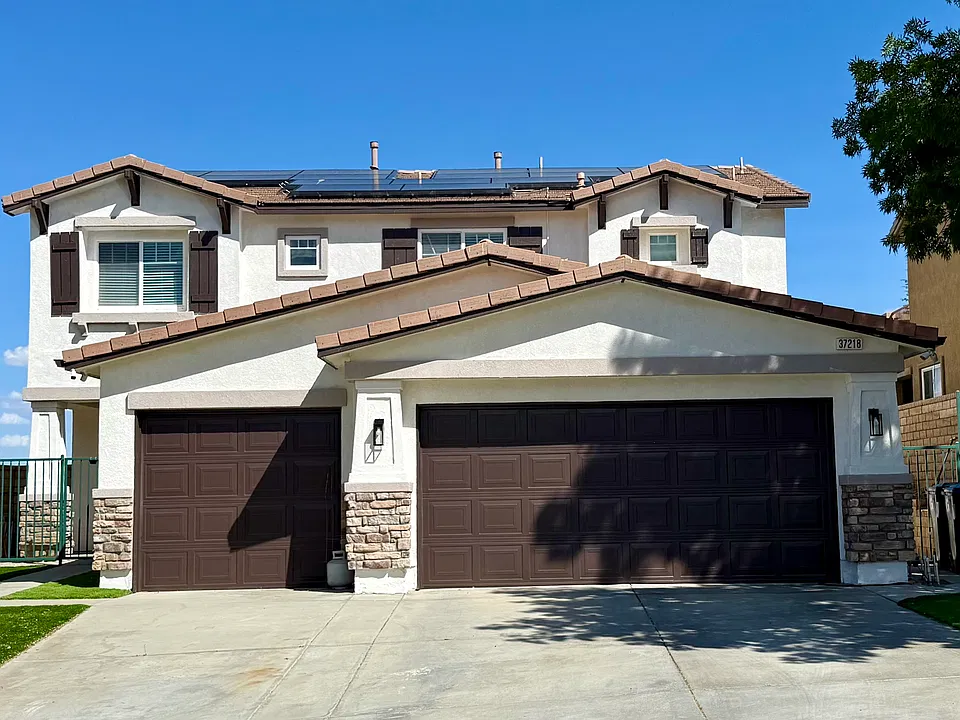 37218 Liana Ln