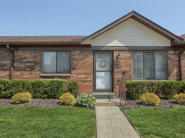 30784 Quinkert St, Roseville, MI 48066