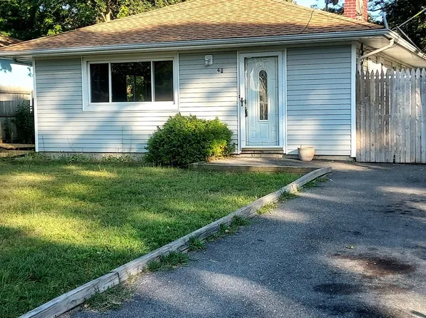 40 Pinewood Drive, Shirley, NY 11967