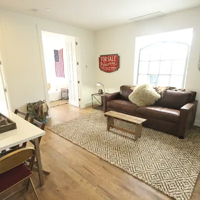 Rented by Nooklyn NYC LLC | media 54