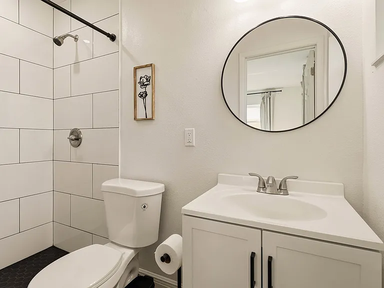 2575 Edmond Cir — Photo 9
