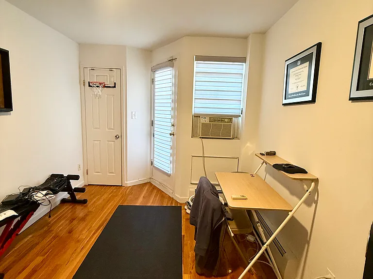 2827 Brown St — Photo 9