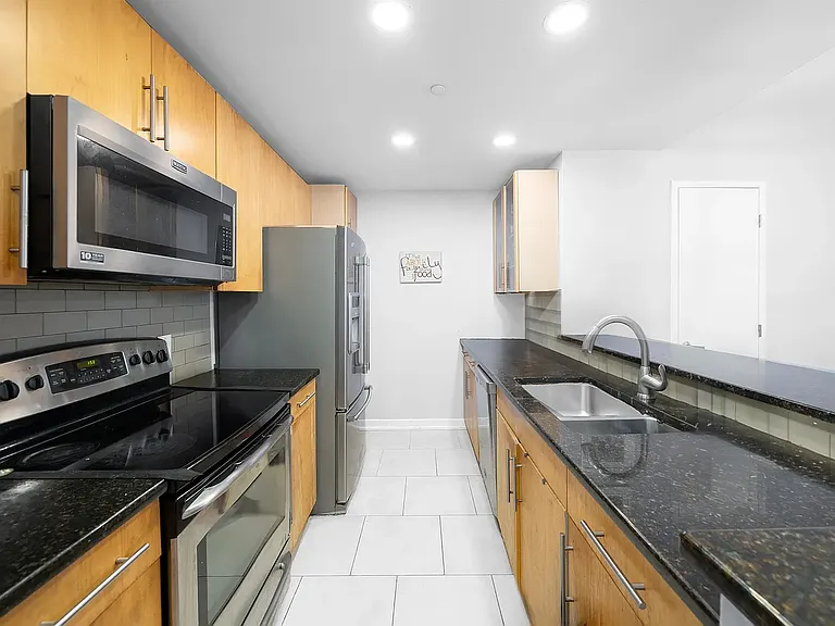 149 Essex St #4K — Photo 12