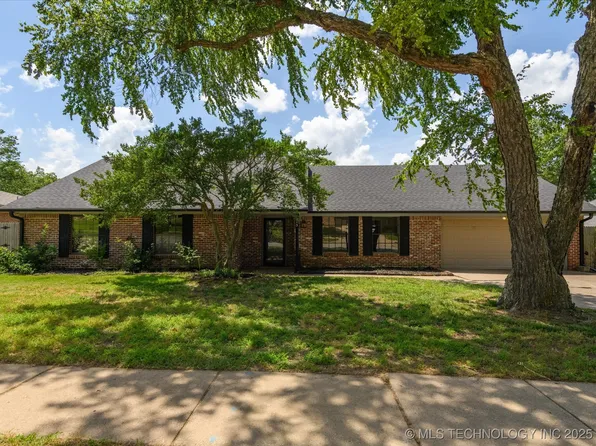 1215 Melmart Dr, Bartlesville, OK 74006