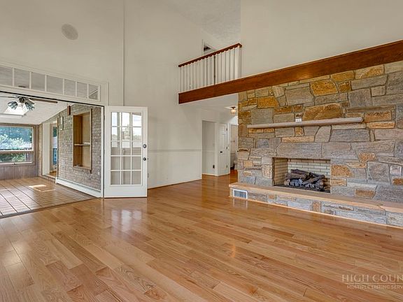 5th image of 787 Hillcrest Circle