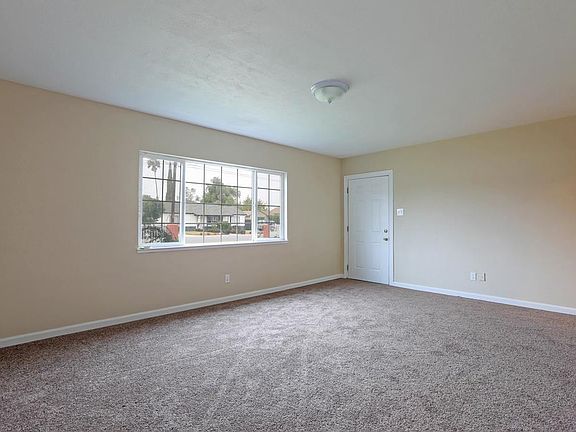 3rd image of 1814 Lavonne Ave