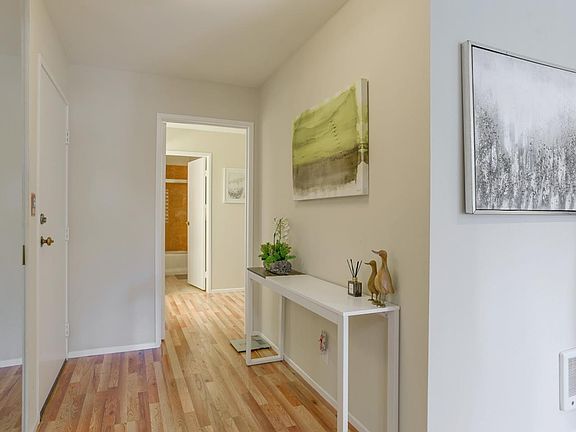 2nd image of 817 N Humboldt St APT 406