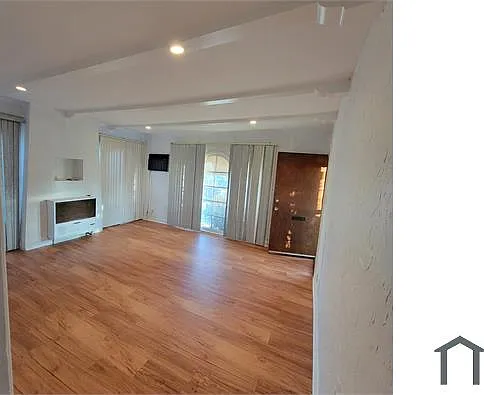 1835 W 66th St #B — Photo 5