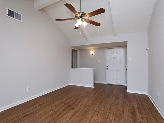 4th image of 7403 Yellow Pine Dr