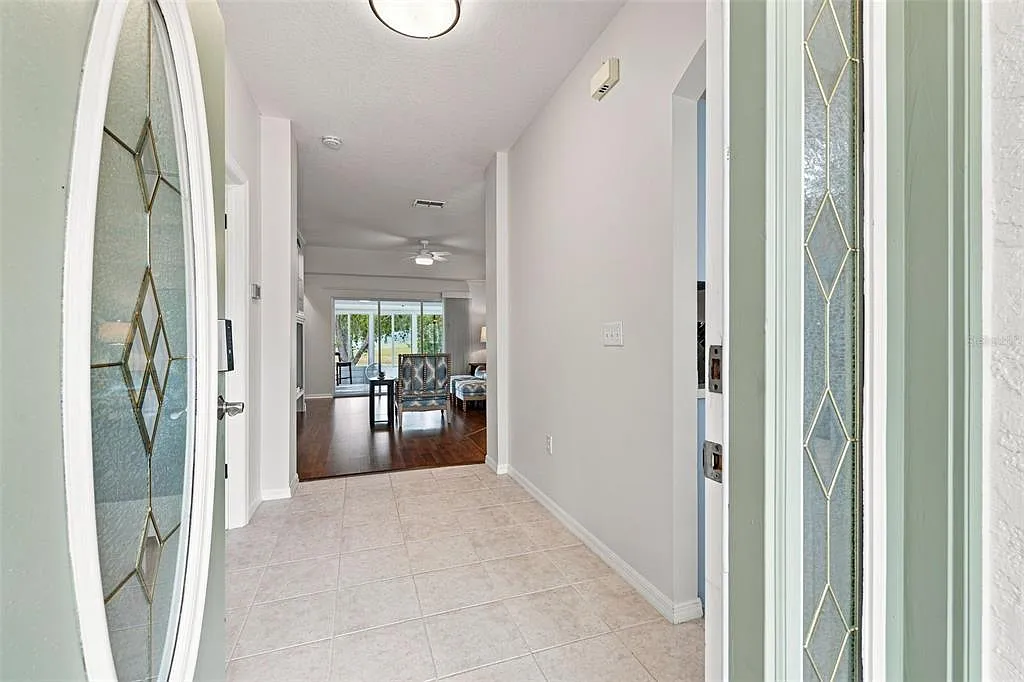 3 bed, 2.0 bath, 1759 sqft, $2,500 — Photo 4