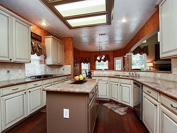 5th image of 14506 Stroman Dr