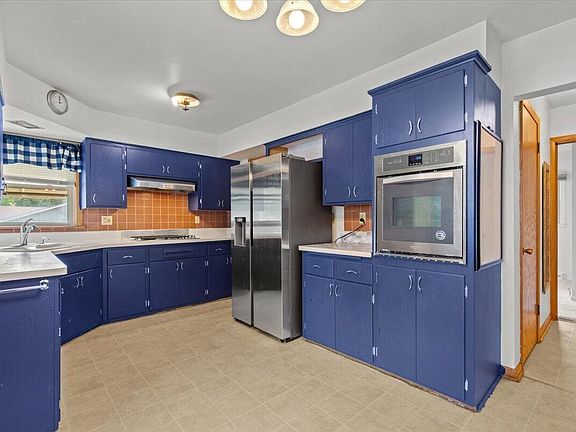 3rd image of 7429 W Glendale AVENUE