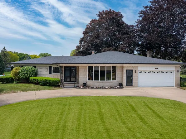 54645 Gemini Dr, Shelby Township, MI 48316