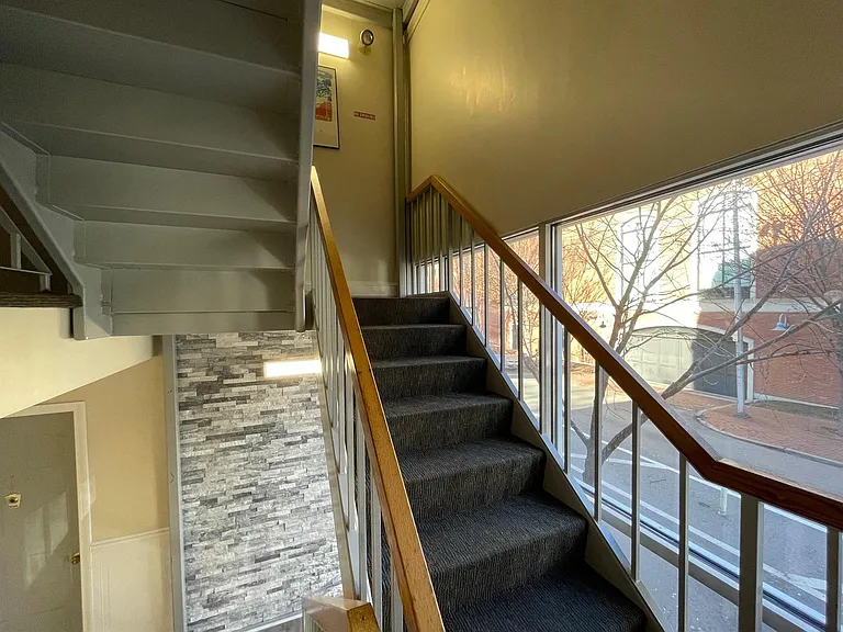 12 Mount Auburn St — Photo 6