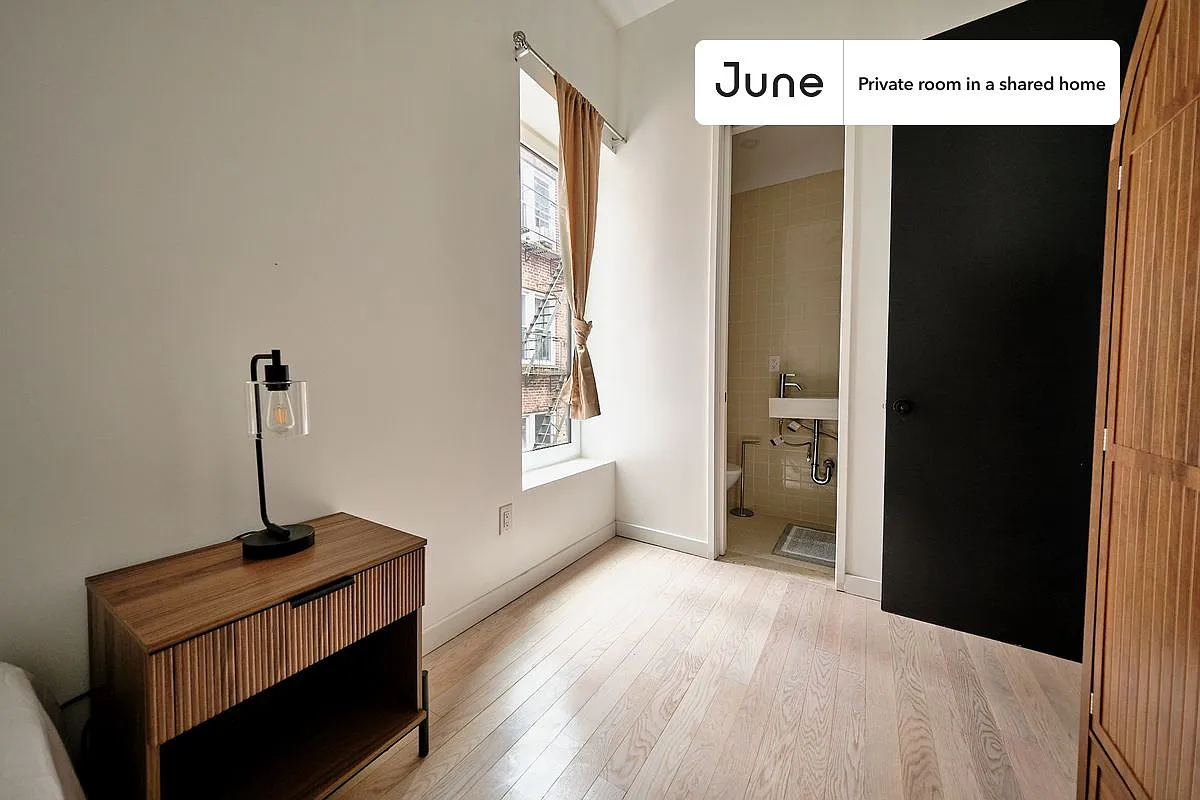 Twin bedroom in 4 bed/4 bath home in Ditmas Park #1895 B — Photo 2