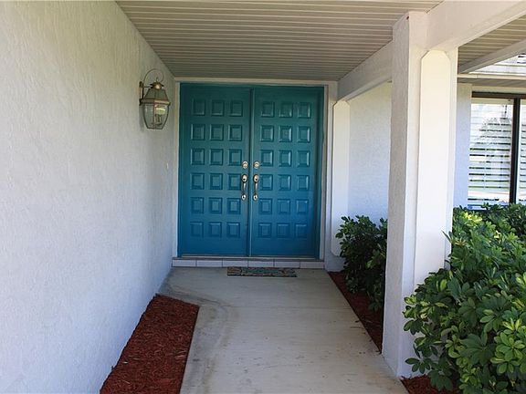 4th image of 2055 SE Mantua St