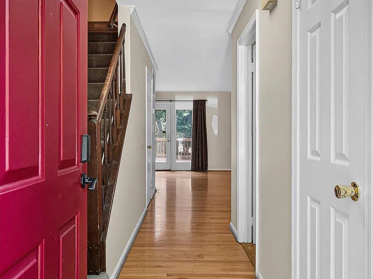 5719 Oakshore Ct — Photo 6