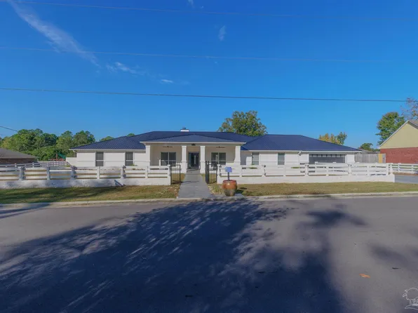 2115 Stallion Rd, Cantonment, FL 32533