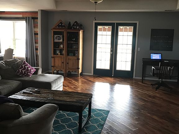 2nd image of 492 Stoneridge Cir