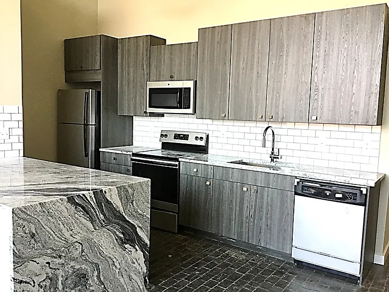 Lofts at Narrow — Photo 9