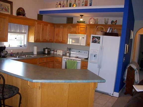 2nd image of 121 Ash Wood Ln
