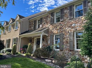 287 Stonegate Dr, Devon, PA 19333