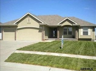 17006 Colleen Ln, Gretna, NE 68028