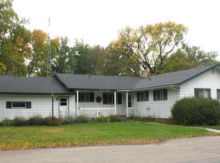 323 W Commercial St, Parkers Prairie, MN 56361