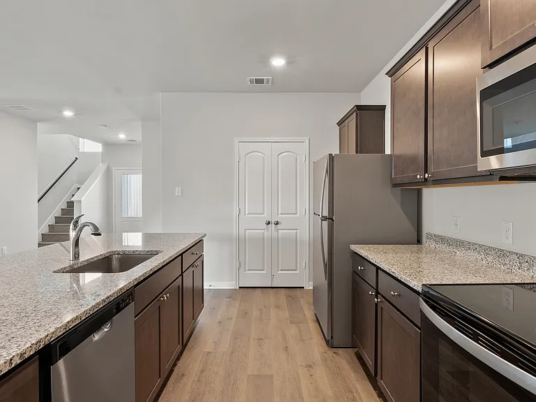 The kitchen has energy-efficient applainces.