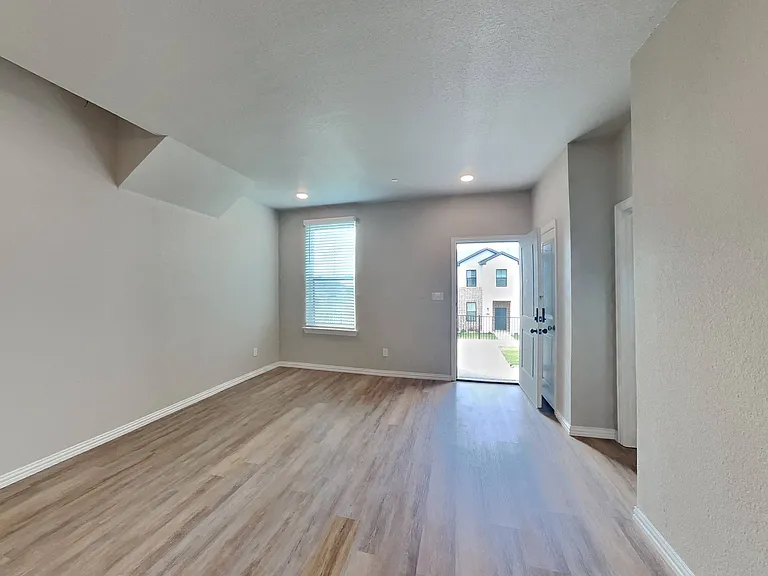 Willow Crossing Townhomes — Photo 16