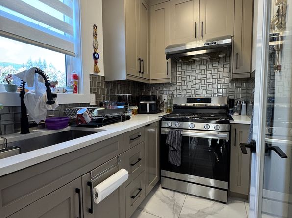 5 bedroom rental in Coquitlam — photo 4