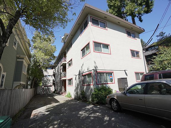 3rd image of 2732 Benvenue Ave #13285531