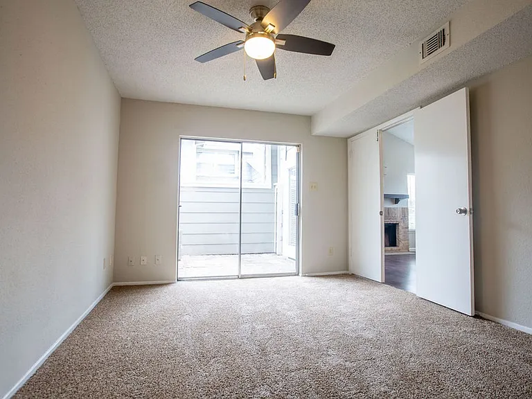 6392 Peacock Hills Dr — Photo 8