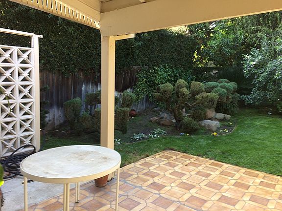 2nd image of 15536 La Maida St