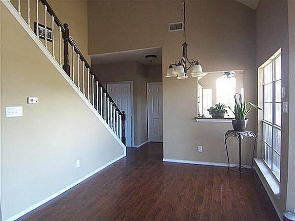 5th image of 940 Azalia Dr