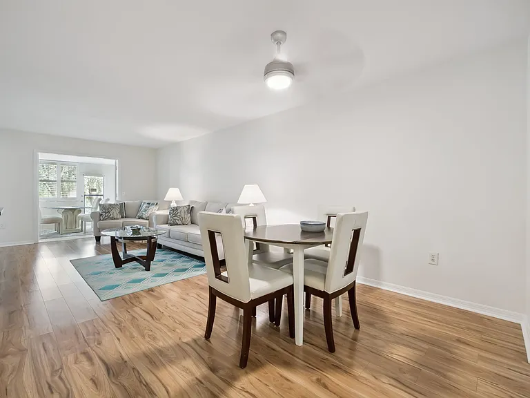 219 E Hartford St #1-6-4A — Photo 5
