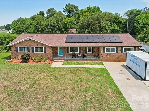 3rd image of 730 Hummingbird Cir